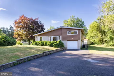 1536 Clearview Ave, Blue Bell, PA 19422
