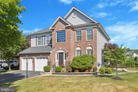 2 Sparrow Ct, Phoenixville, PA 19460