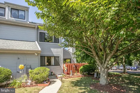 102 Adams Rd #L-402, Harleysville, PA 19438