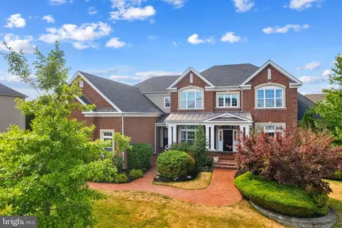 472 Barrington St, Horsham, PA 19044