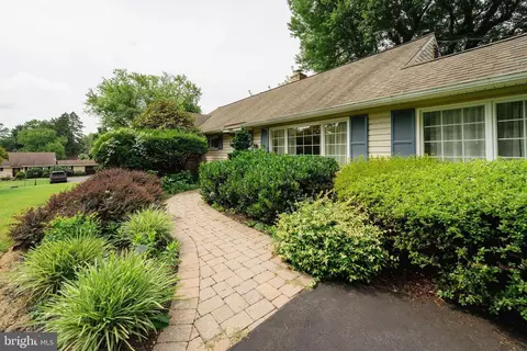 800 Susquehanna Rd, Jenkintown, PA 19046