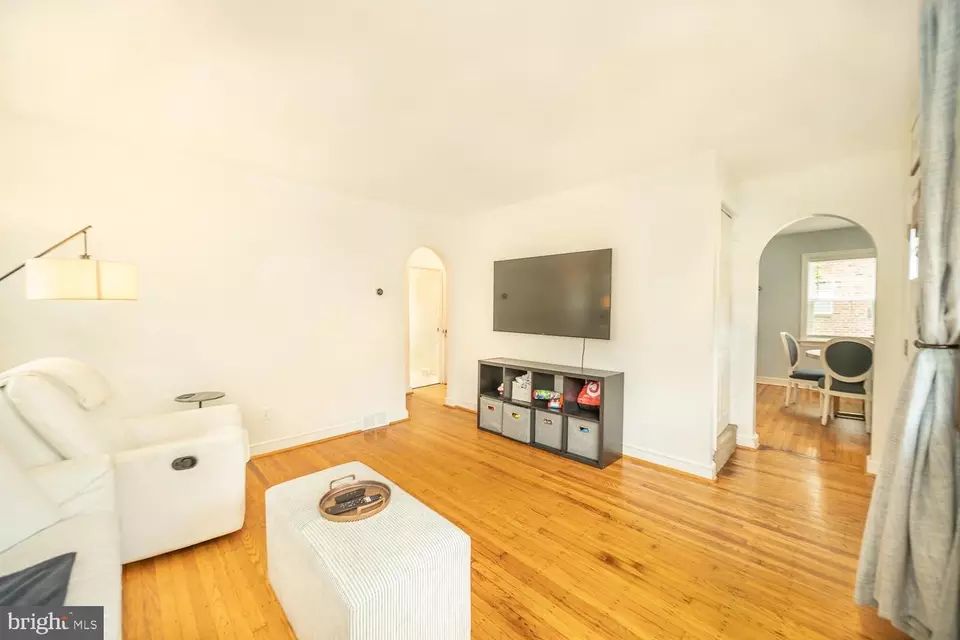  18 S Sylvania Ave, Jenkintown, PA 19046 photo 6