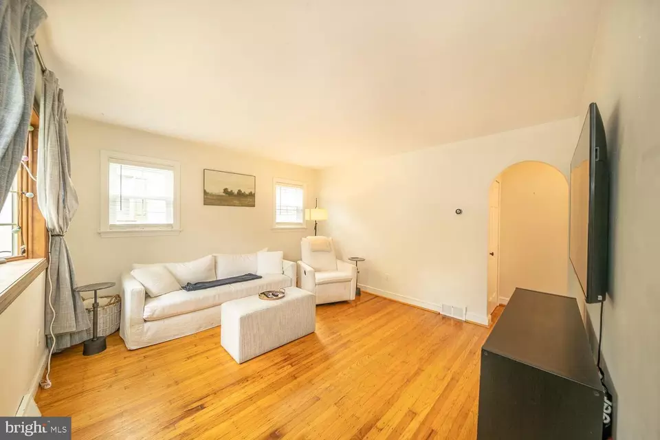  18 S Sylvania Ave, Jenkintown, PA 19046 photo 7