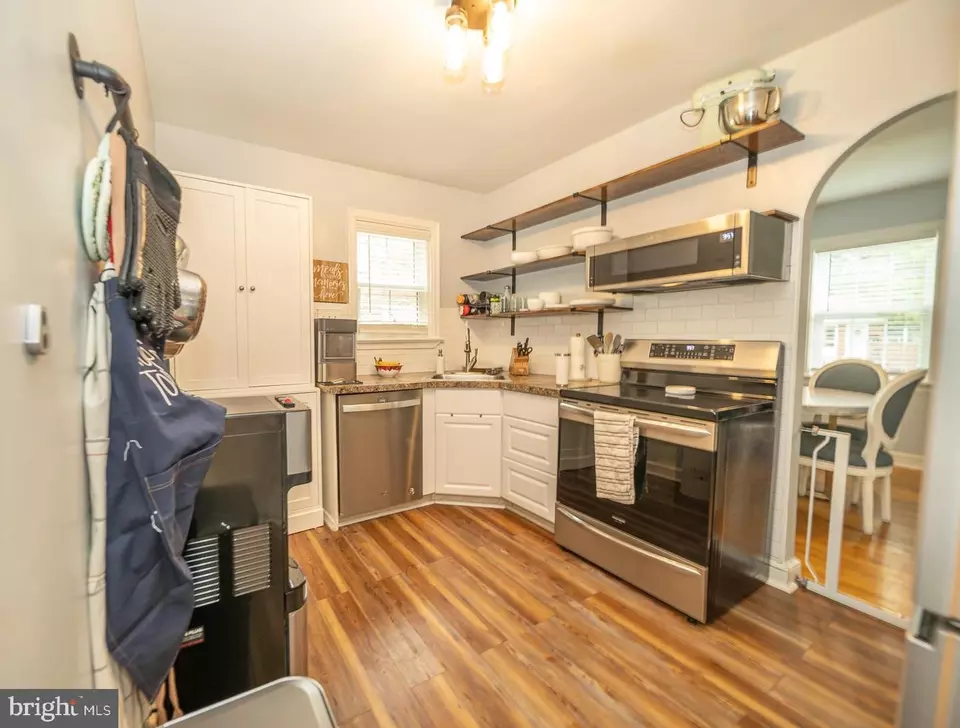  18 S Sylvania Ave, Jenkintown, PA 19046 photo 12