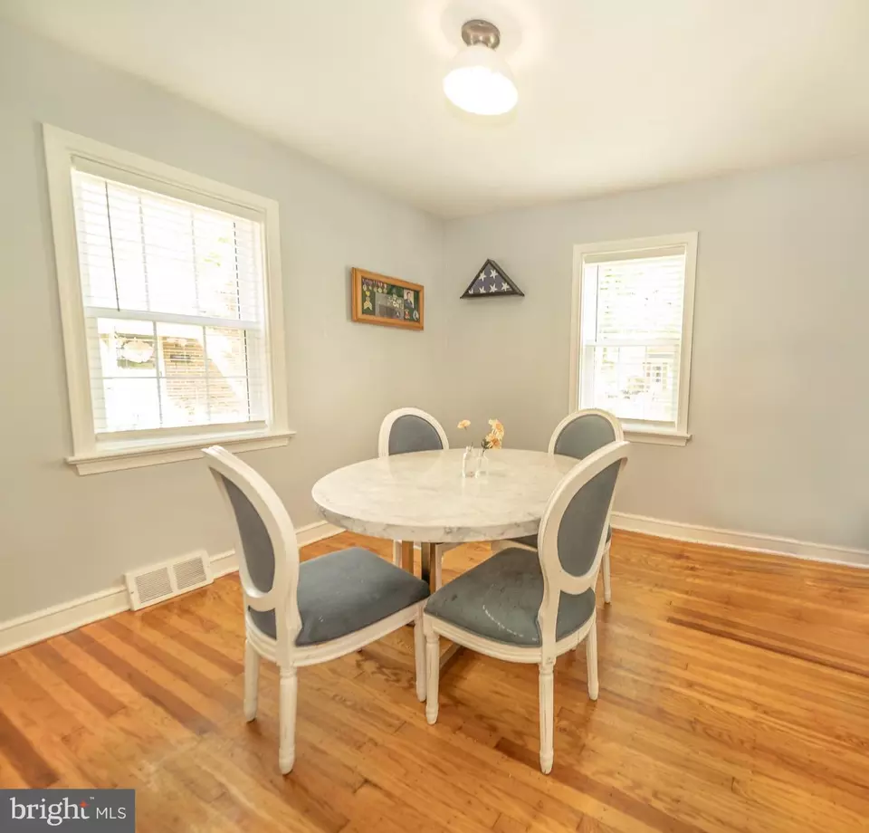  18 S Sylvania Ave, Jenkintown, PA 19046 photo 9