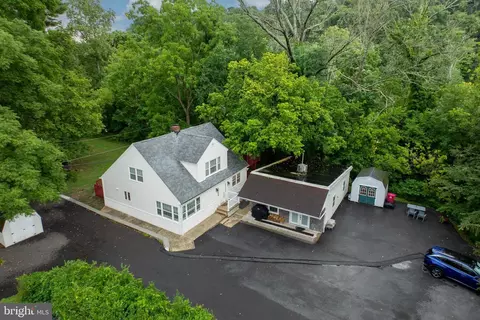10 Indian Head Rd, Collegeville, PA 19426