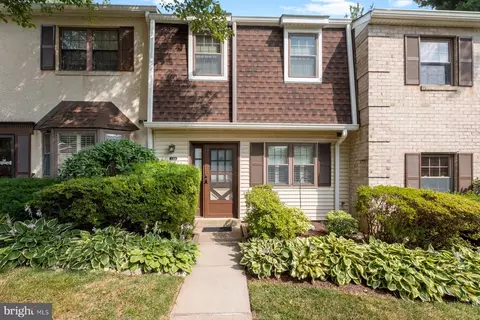 214 Glen Pl #214, Elkins Park, PA 19027