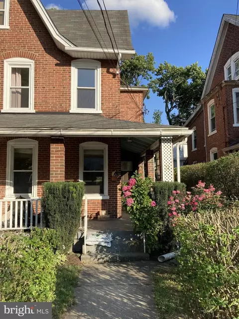 31 Thomas Ave, Bryn Mawr, PA 19010