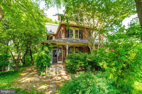 104 Walnut St, Jenkintown, PA 19046