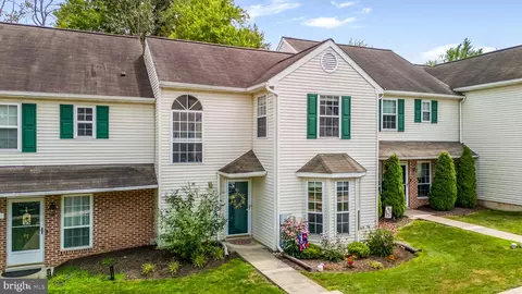 66 Village Dr, Schwenksville, PA 19473
