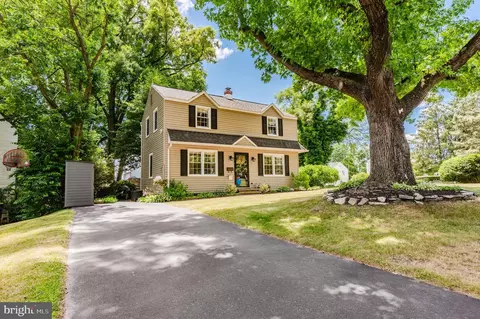 547 School House Ln, Willow Grove, PA 19090