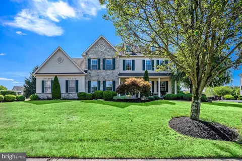 134 Raven Hollow Dr, North Wales, PA 19454