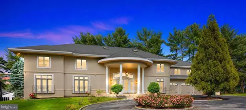 1451 Lorimer Ave, Huntingdon Valley, PA 19006