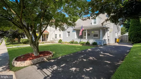 212 Linwood Ave, Ardmore, PA 19003
