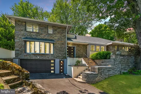 820 Hilton Ln, Elkins Park, PA 19027
