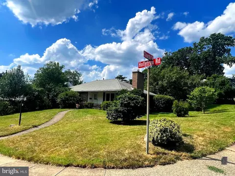 1080 Holly Tree, Abington, PA 19001