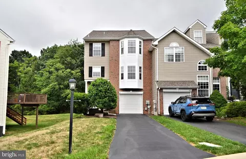 74 Hunt Club Dr, Collegeville, PA 19426