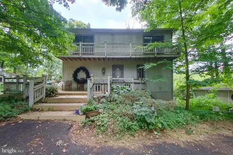 211 Silverbrook Dr, Schwenksville, PA 19473