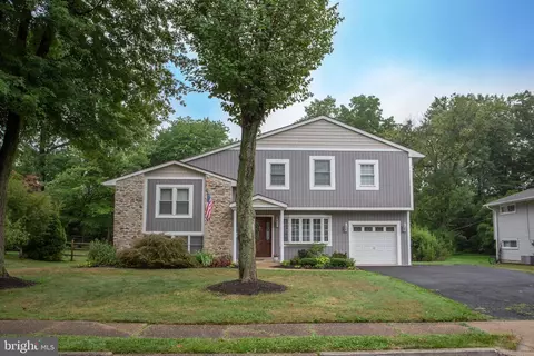 3460 Whitehall Dr, Willow Grove, PA 19090