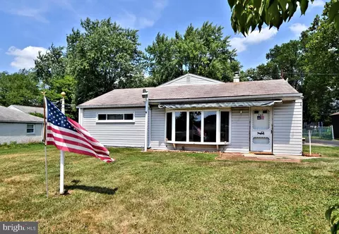 737 Woodbrook Ln, Plymouth Meeting, PA 19462