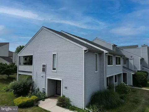 708 Continental Dr #CONDO 240, Harleysville, PA 19438