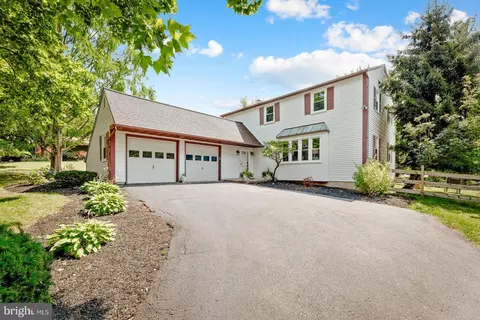 865 Stonybrook Ln, Lansdale, PA 19446