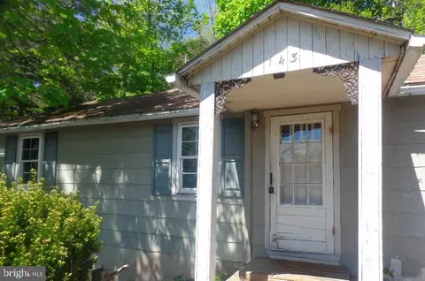 143 Game Farm Rd, Schwenksville, PA 19473