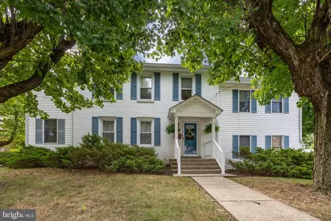262 W Chestnut St, Souderton, PA 18964