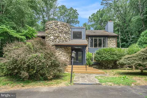 1632 Paper Mill Rd, Jenkintown, PA 19046