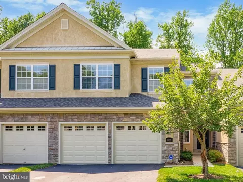 828 Creekview Dr, Penllyn, PA 19422