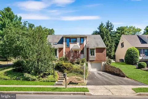848 Skyline Dr, Erdenheim, PA 19038