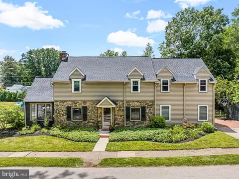 807 Penn St, Flourtown, PA 19031