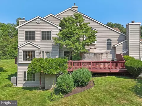 372 Pondview Dr, Harleysville, PA 19438