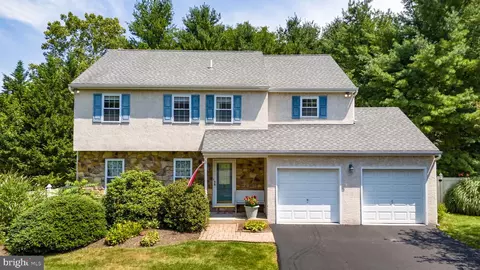 2227 Heather Ln, Pottstown, PA 19464