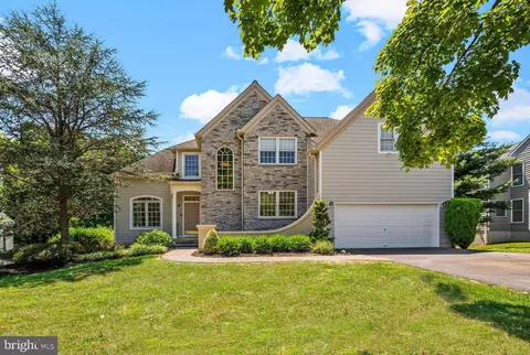 694 Cherrydale Dr, Lafayette Hill, PA 19444
