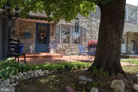 1006 New Hope St, Norristown, PA 19401