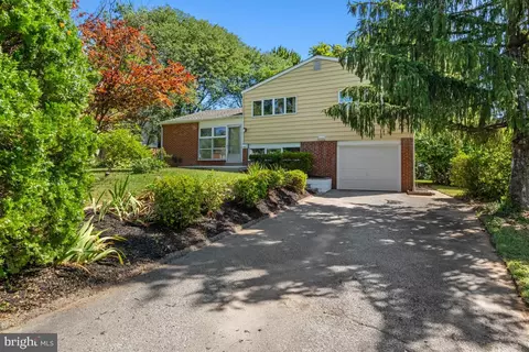 622 Wayland Rd, Plymouth Meeting, PA 19462