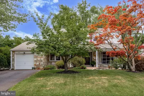 836 Timber Ln, Dresher, PA 19025