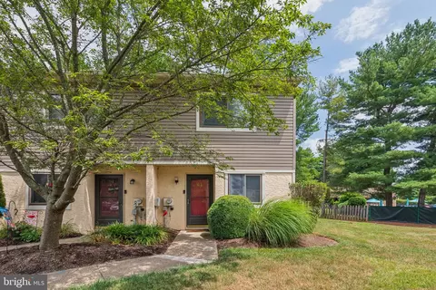 61 Ember Ln, Horsham, PA 19044