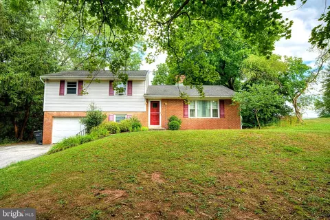 319 E Ninth Ave, Collegeville, PA 19426