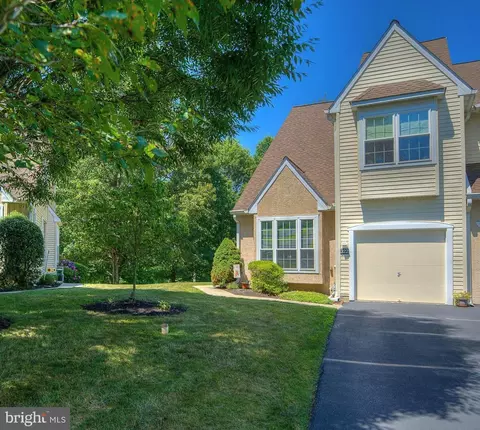 322 Country Club Dr, Lansdale, PA 19446