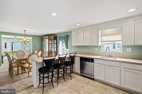 703 Linden Pl, North Wales, PA 19454