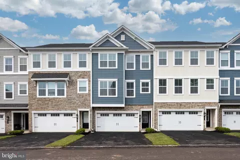 7 Copper Ct, Royersford, PA 19468