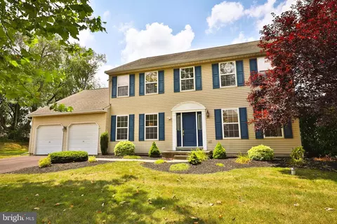 67 Grandview Dr, Royersford, PA 19468