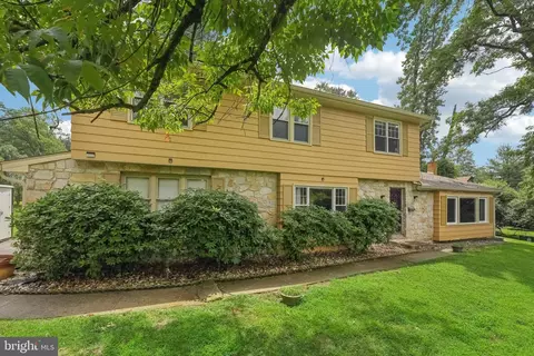8704 Marshall Rd, Wyndmoor, PA 19038