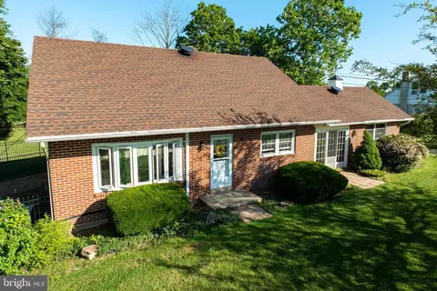 2775 N Charlotte St, Gilbertsville, PA 19525