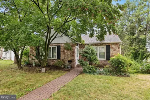 328 Meyers Rd, King Of Prussia, PA 19406