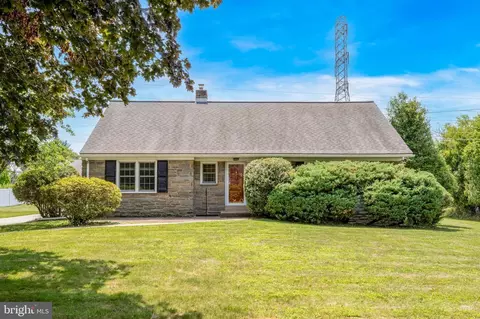 1362 Cherry Ln, Blue Bell, PA 19422