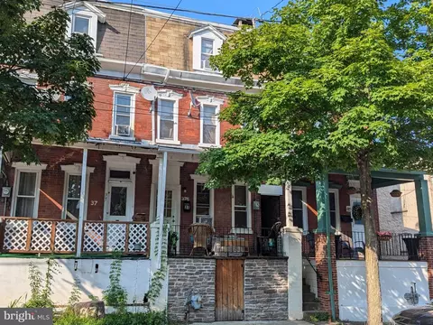37 12 Second, Pottstown, PA 19464