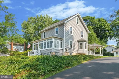 104 W Lehman Ave, Hatboro, PA 19040